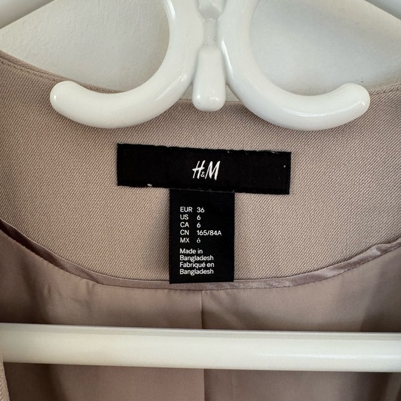 H&M Sand Blazer Women Size 6 - Picture 3 of 4